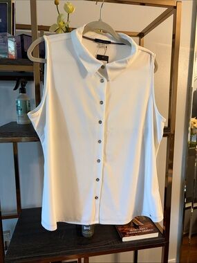 Tommy Hilfiger White Sleeveless Button-Down Collared Top